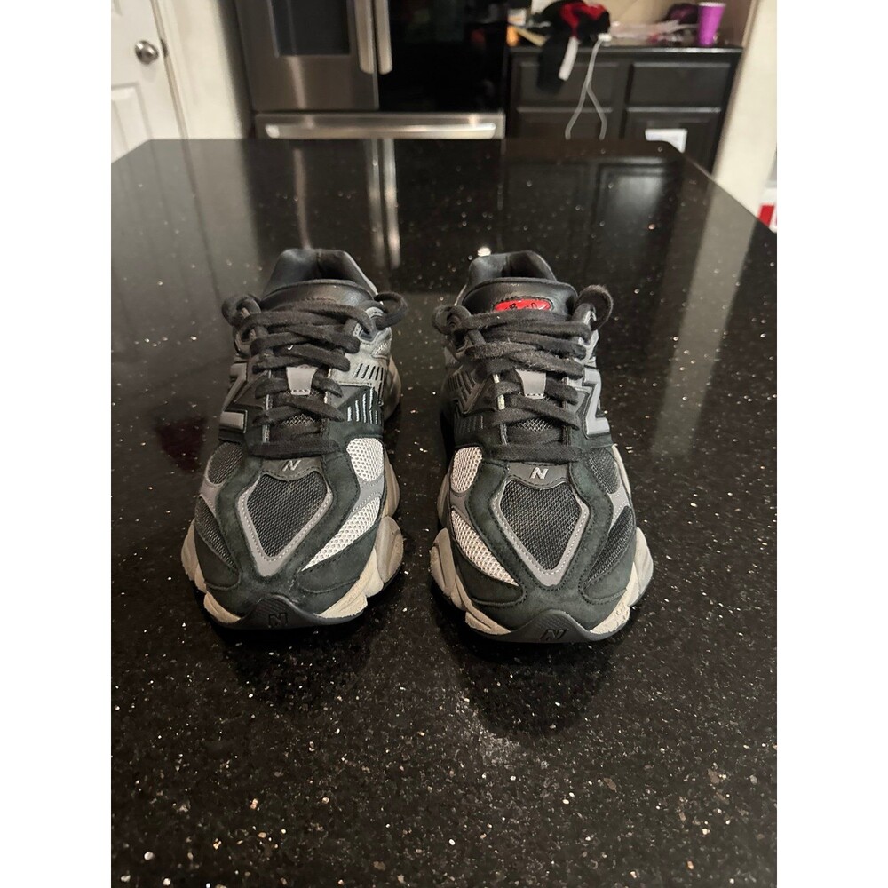 New Balance 9060 Shoes Size 8.5 Men’s